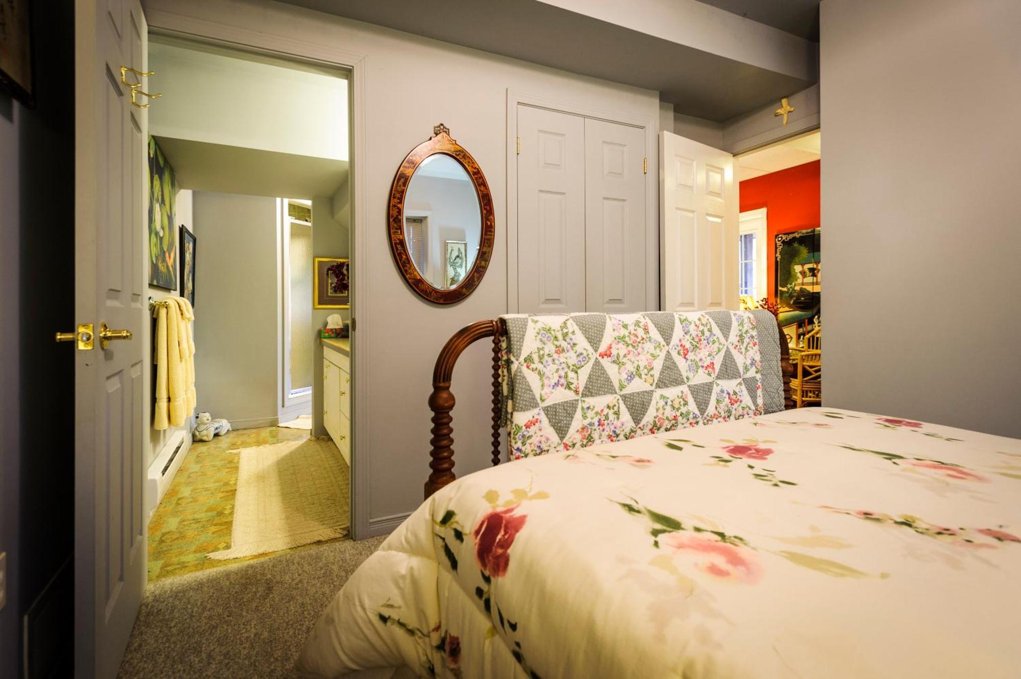 Shambhala Bed And Breakfast Buckhorn Room photo