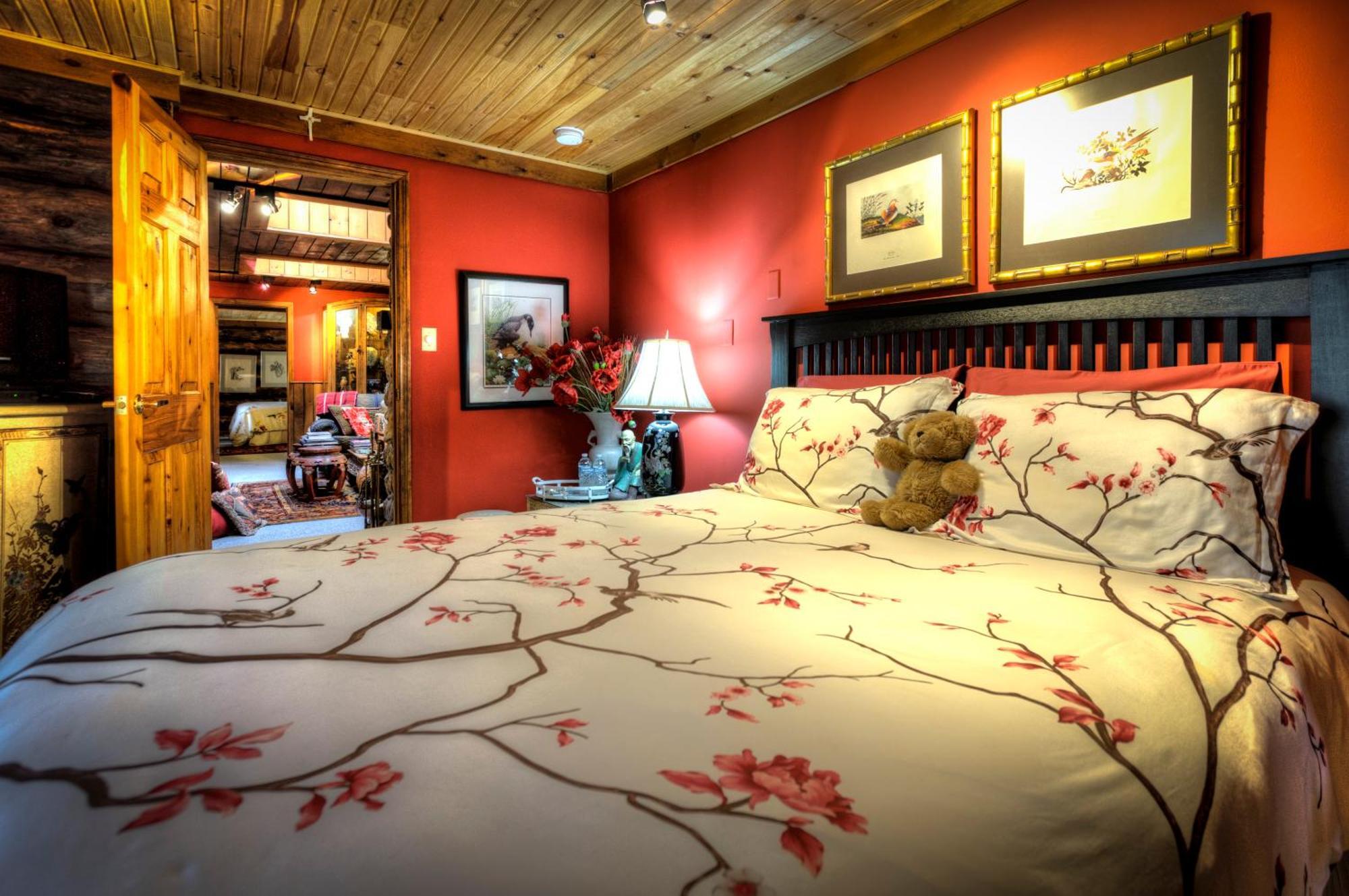 Shambhala Bed And Breakfast Buckhorn Room photo