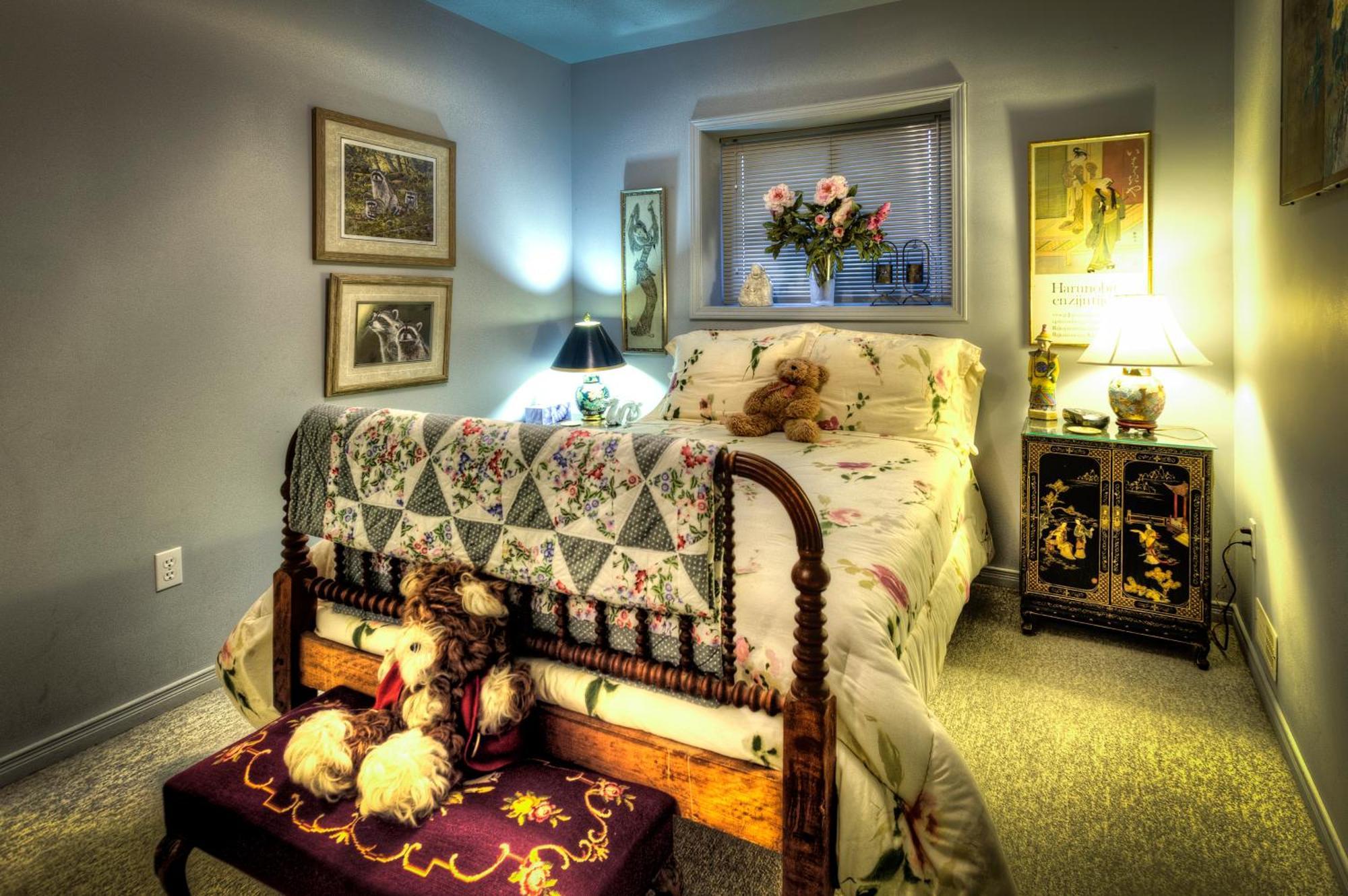 Shambhala Bed And Breakfast Buckhorn Room photo